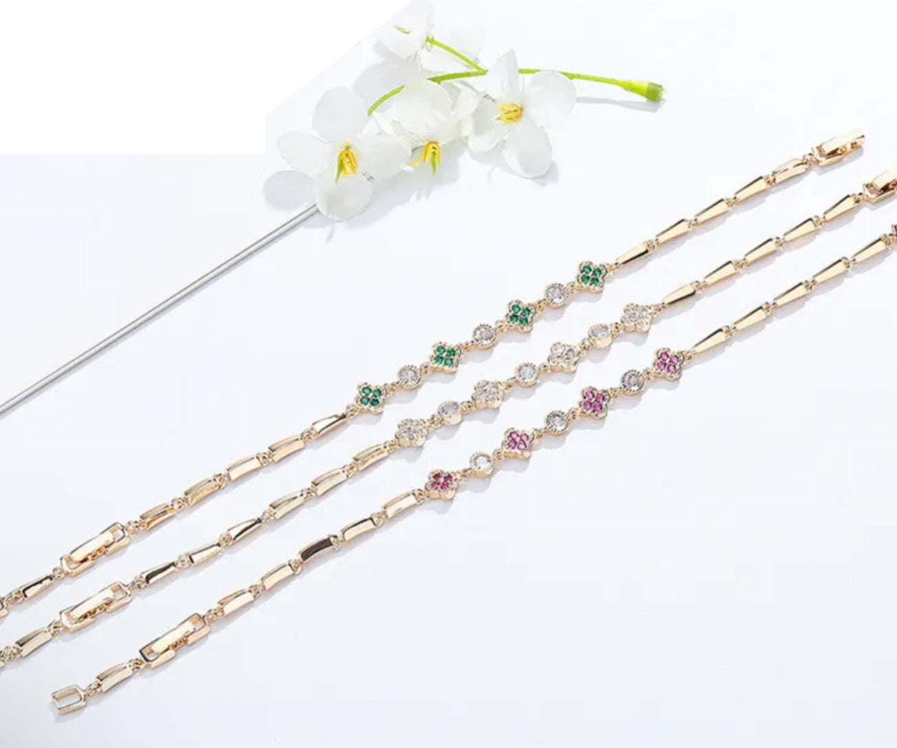 Radiant Luck Bloom 18K Gold Plated Cubic Zirconia Four Leaf Clover Bracelet Fashion Jewelry